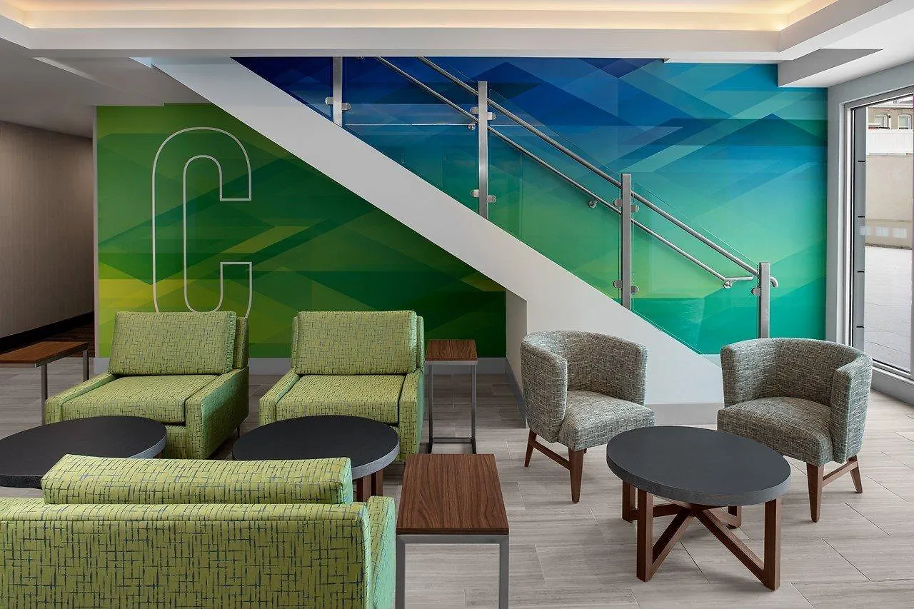 Holiday Inn Express & Suites Woodside Laguardia Airport New York Hotel
