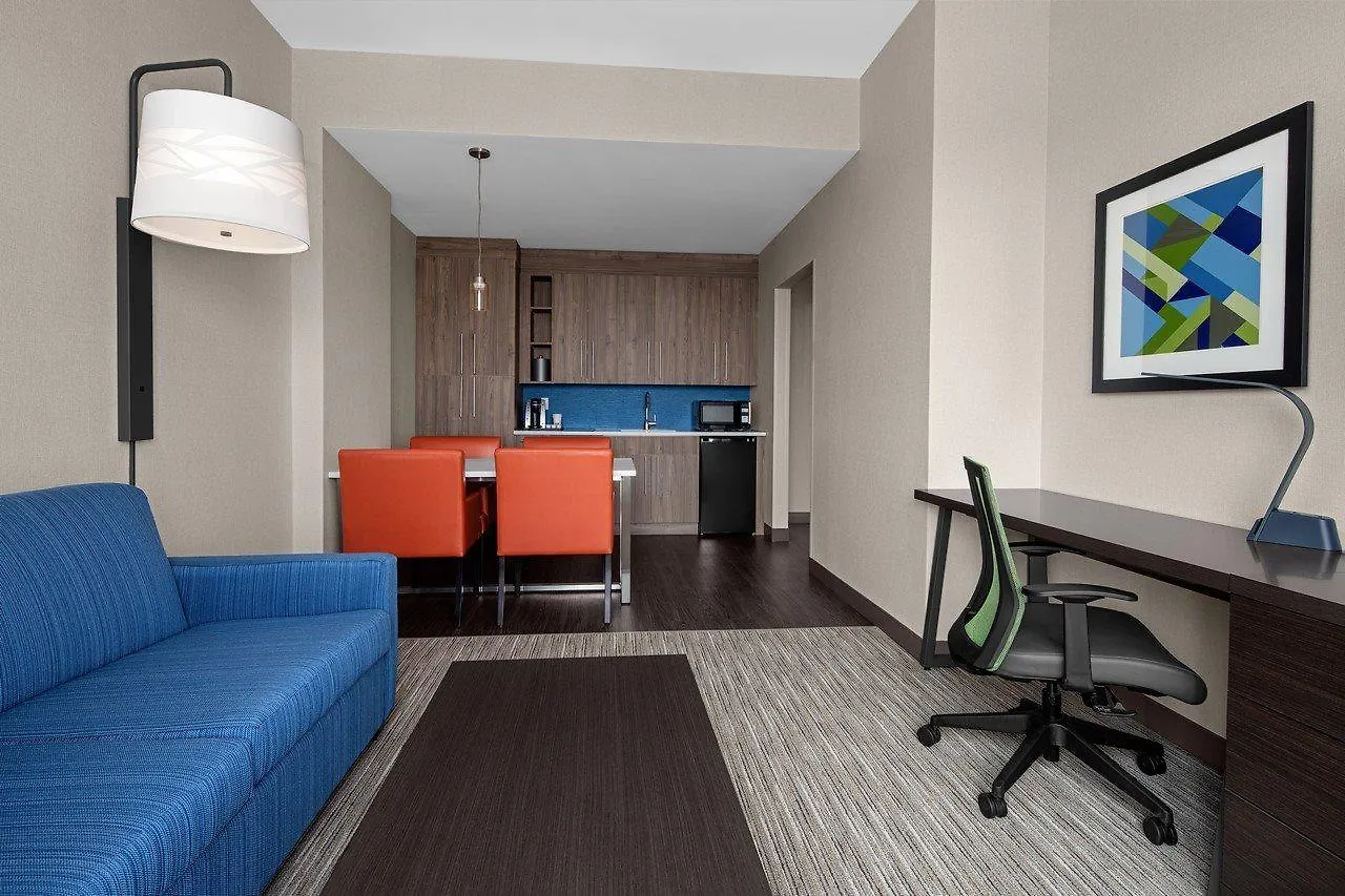 Holiday Inn Express & Suites Woodside Laguardia Airport New York