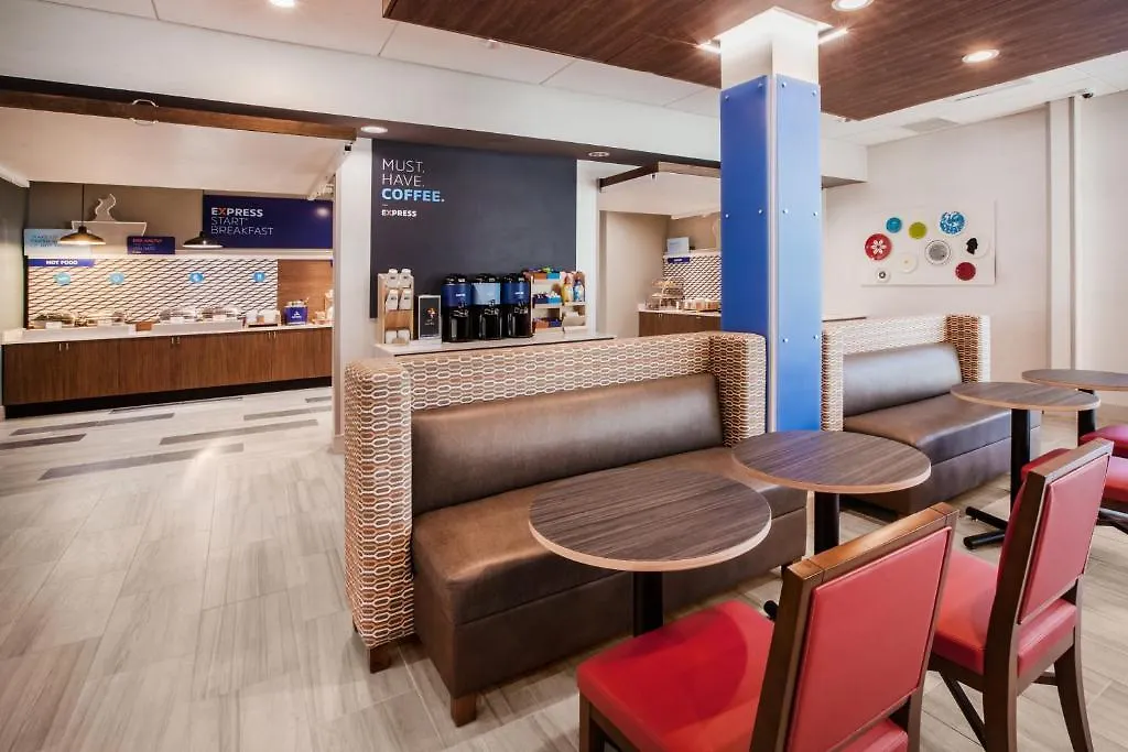 Holiday Inn Express & Suites Woodside Laguardia Airport New York