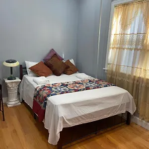 A Lovely In Queens Guest house
