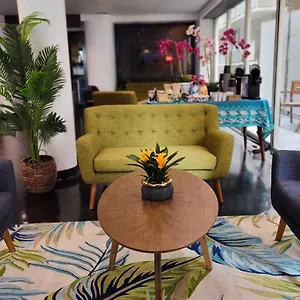 https://stay-hotel-waikiki.hotelsinhawaii.org