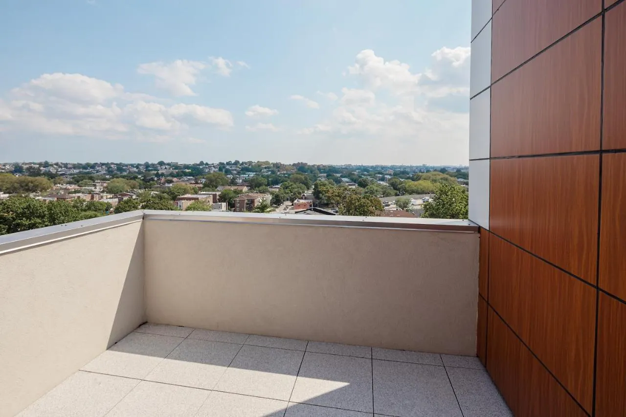Holiday Inn Express & Suites Woodside Laguardia Airport New York Hotel
