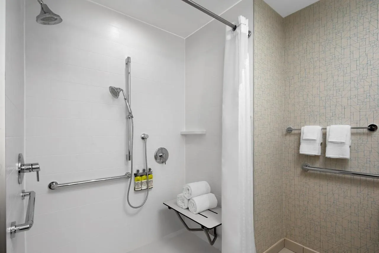 *** Hotel Holiday Inn Express & Suites Woodside Laguardia Airport New York USA