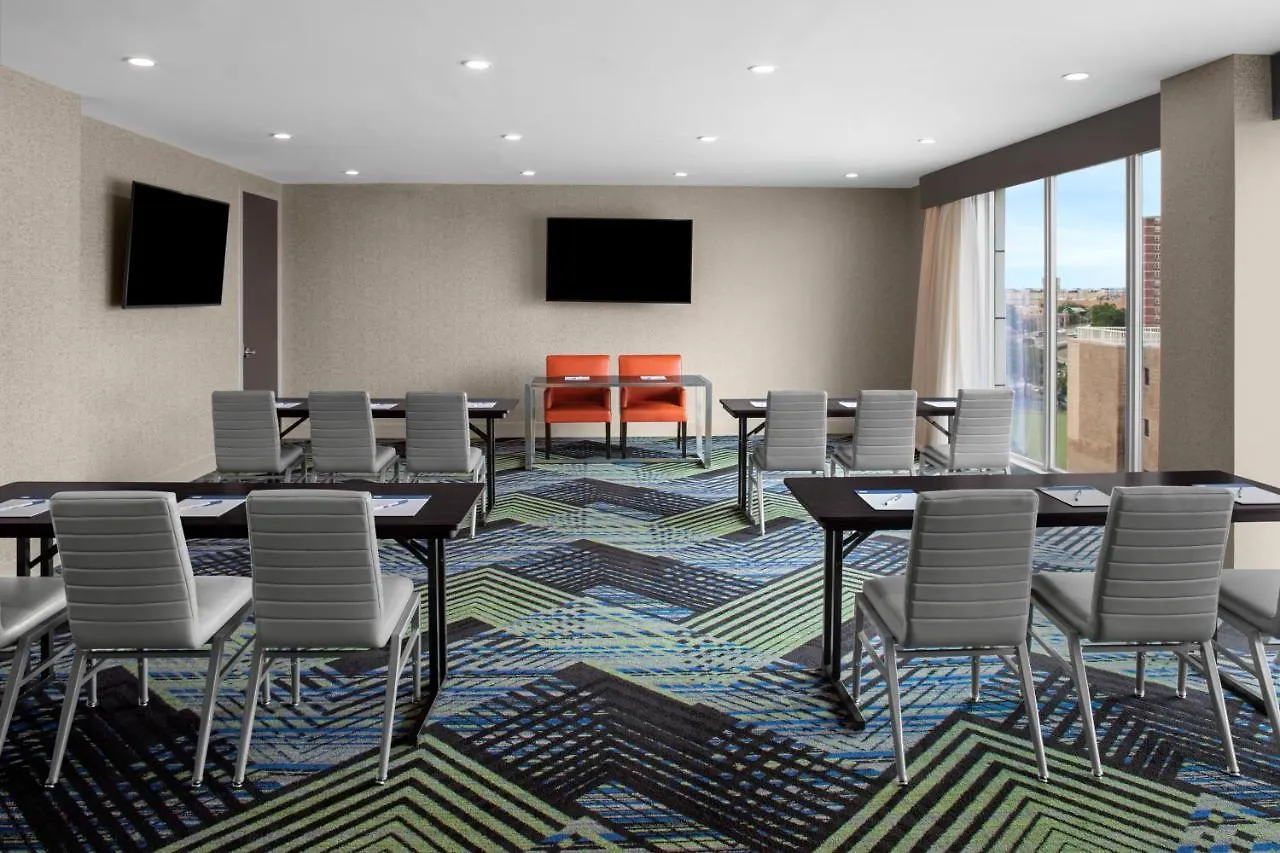 Otel Holiday Inn Express & Suites Woodside Laguardia Airport New York