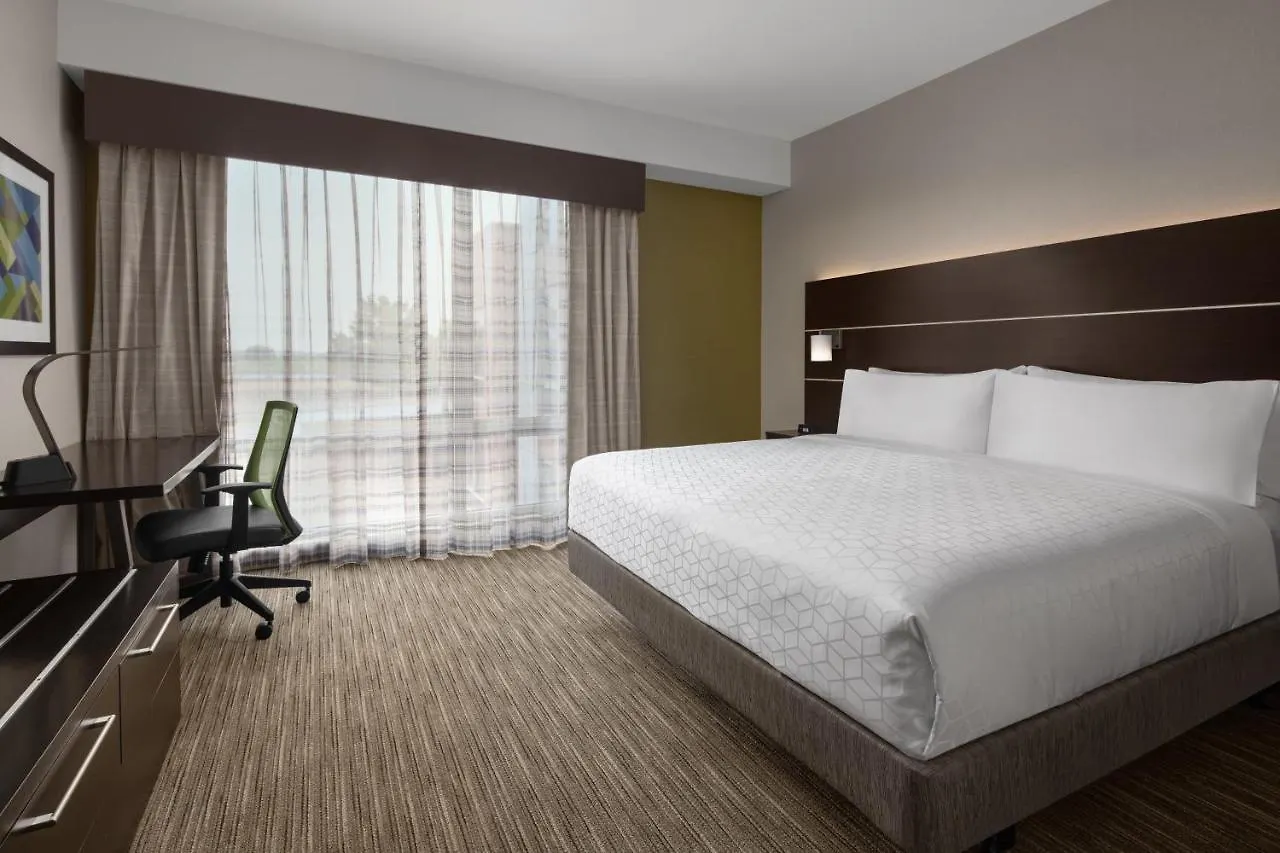 Holiday Inn Express & Suites Woodside Laguardia Airport New York Otel